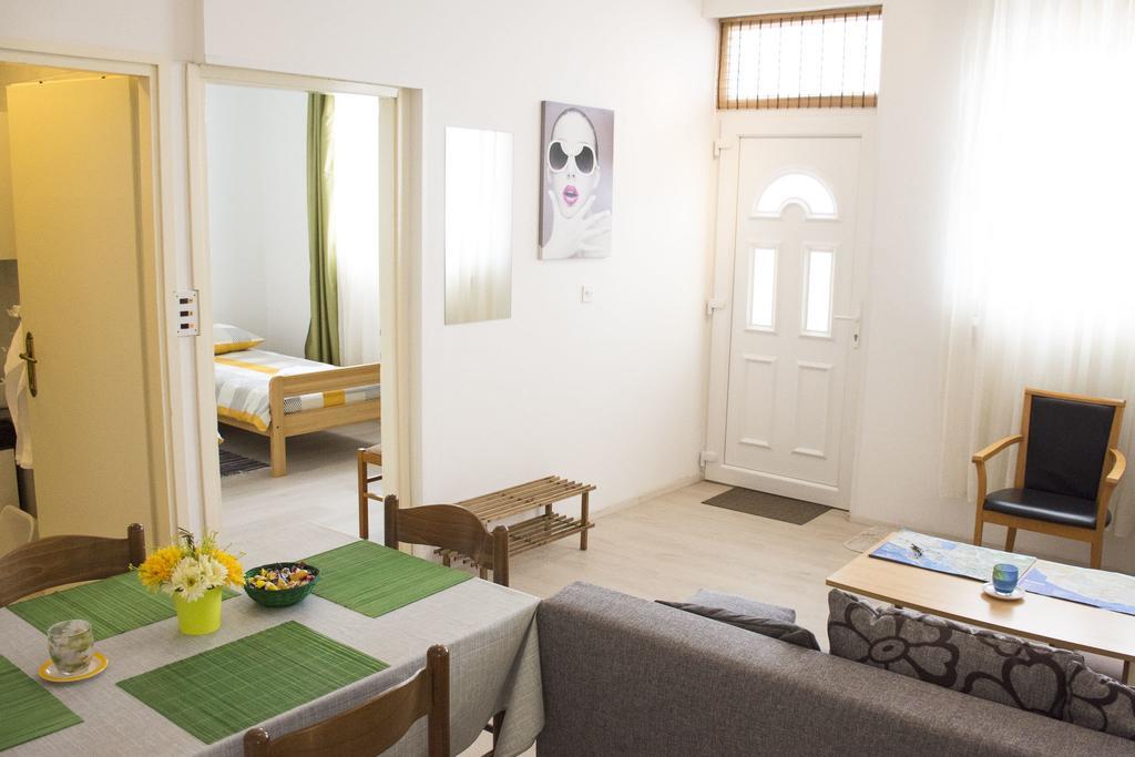 Apartment Majda シベニク エクステリア 写真