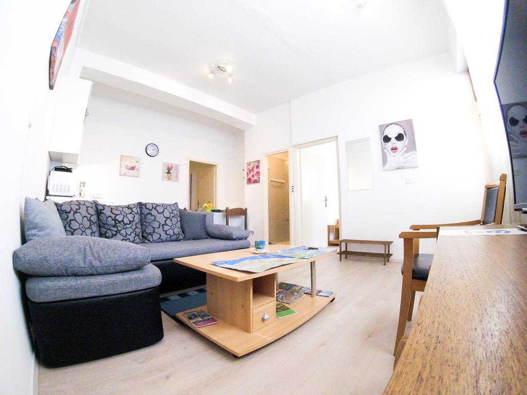 Apartment Majda シベニク エクステリア 写真